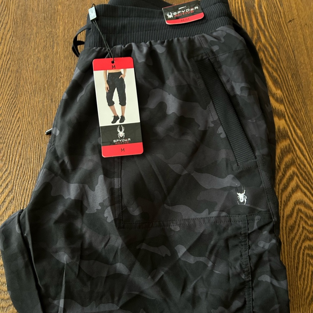 Spyder Black Camo Active Capris New